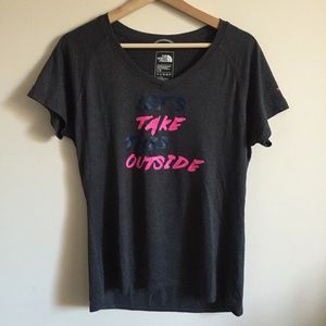 THE NORTH FACE Grey Pink Graphic Tee